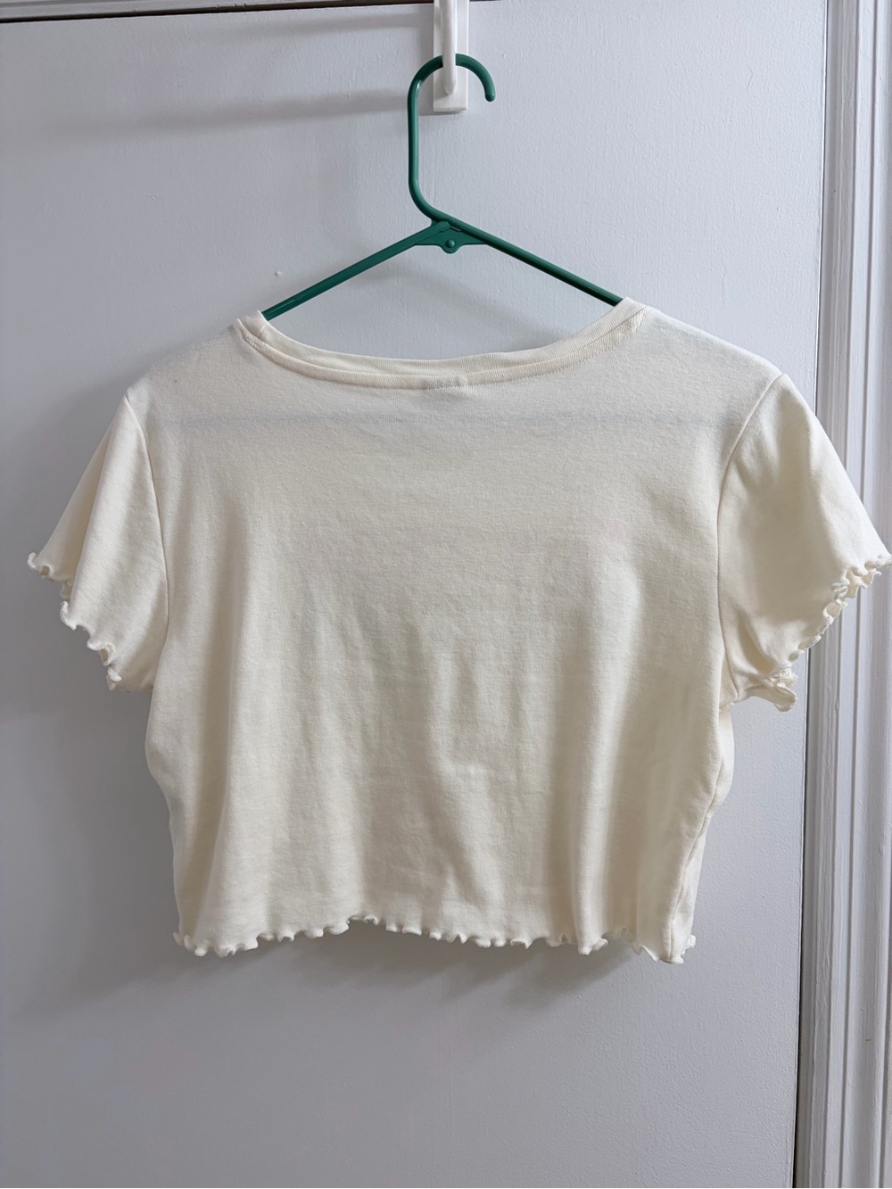 Cream Cropped Tee with Pink Tulip Embroidery - Brand Unspecified - Picture 4 of 4